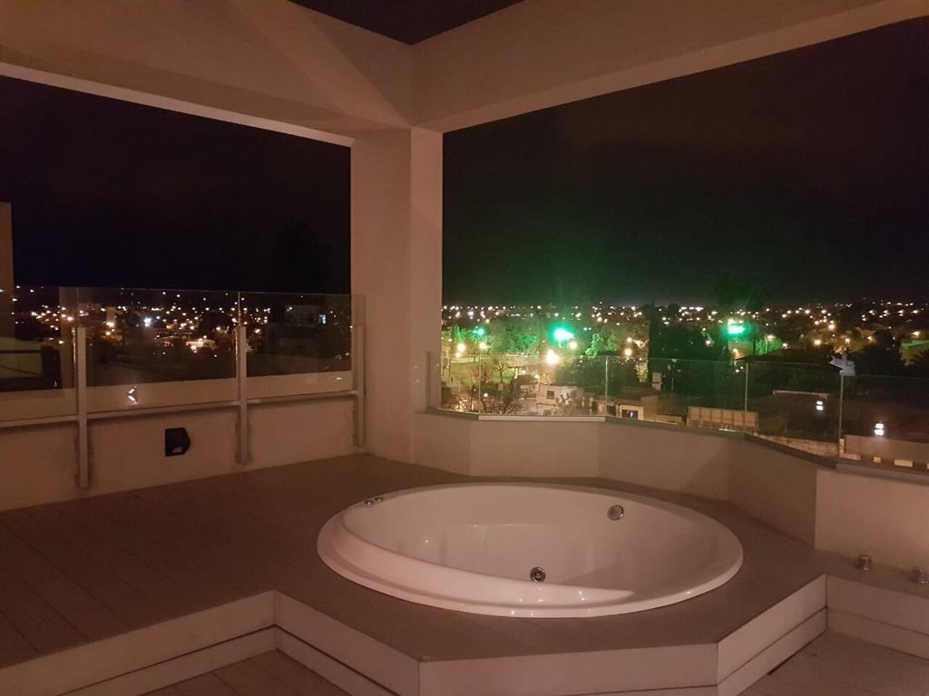 Apartamento Reyes Catolicos Salta Esterno foto