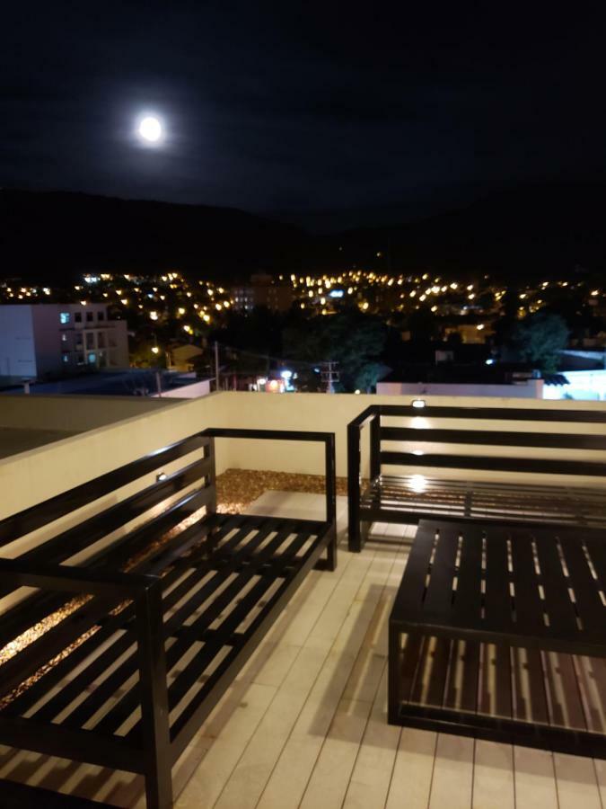 Apartamento Reyes Catolicos Salta Esterno foto
