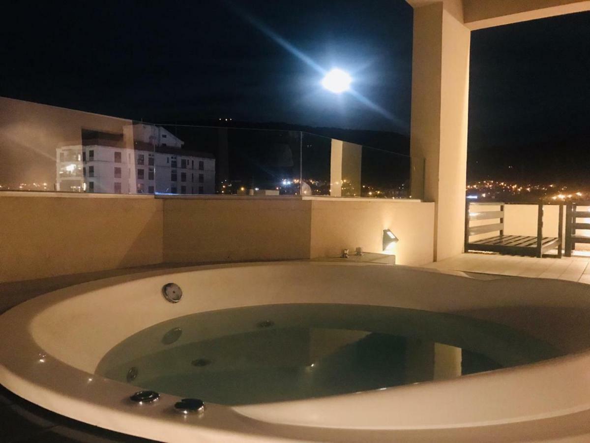 Apartamento Reyes Catolicos Salta Esterno foto